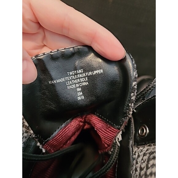 Tommy Hilfiger Womens 9M Dyan Lace Up Fold Ankle Boot Black Faux Leather - Picture 7 of 10